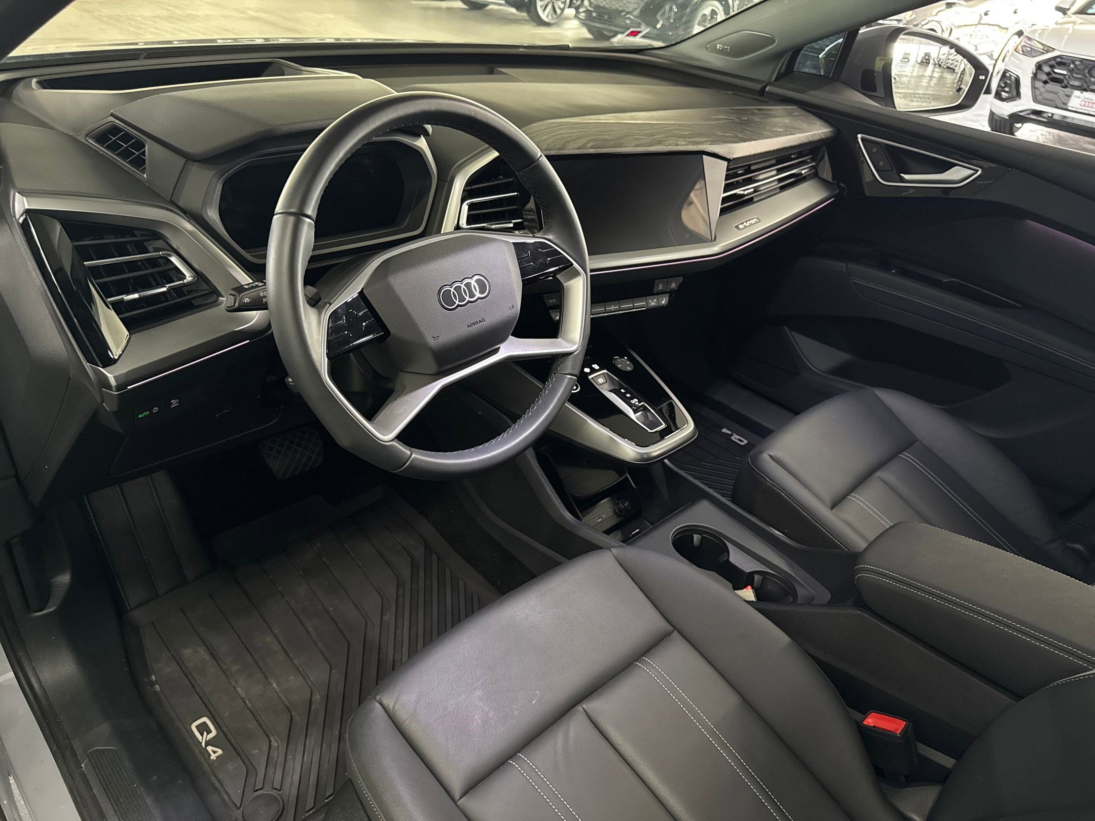 2024 Audi Q4 E-tron 55 Premium photo 4