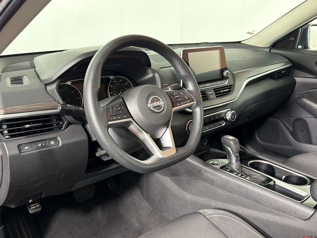 Used 2024 Nissan Altima 2.5 SV Sedan