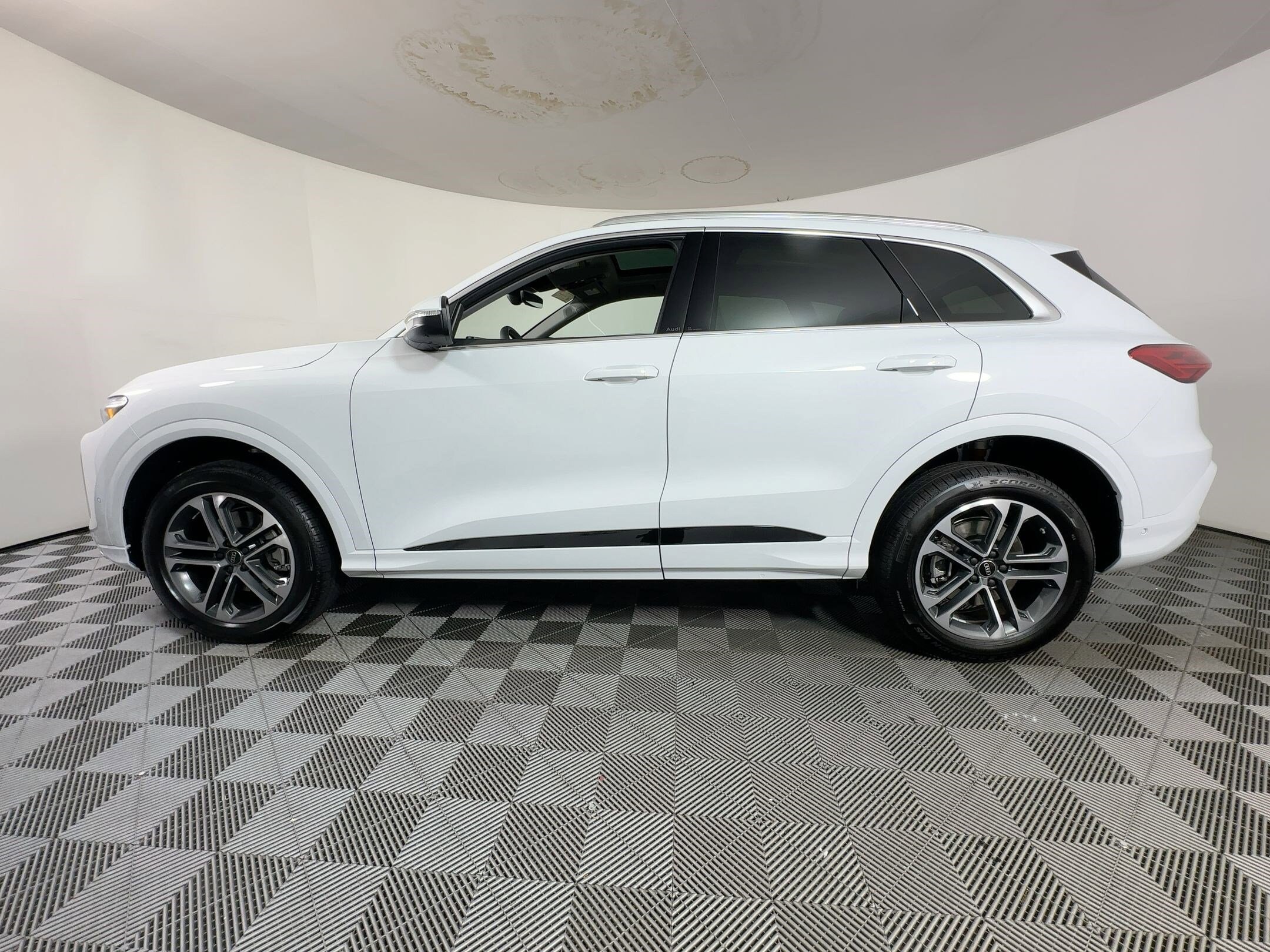 2025 Audi Q5 2.0T Premium Plus photo 2