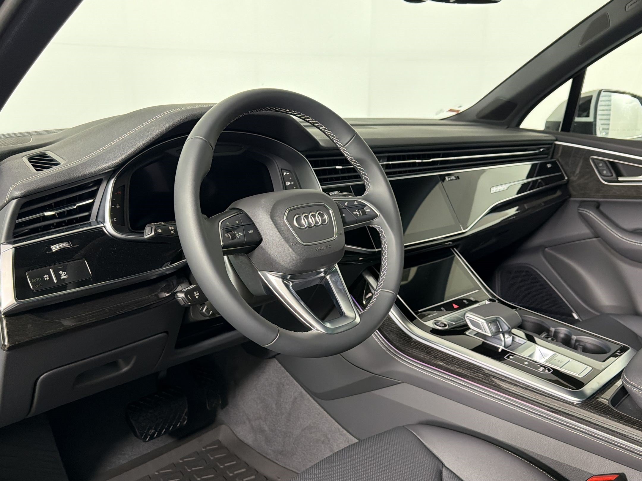 2026 Audi Q7 S Line Premium Plus - Photo 3
