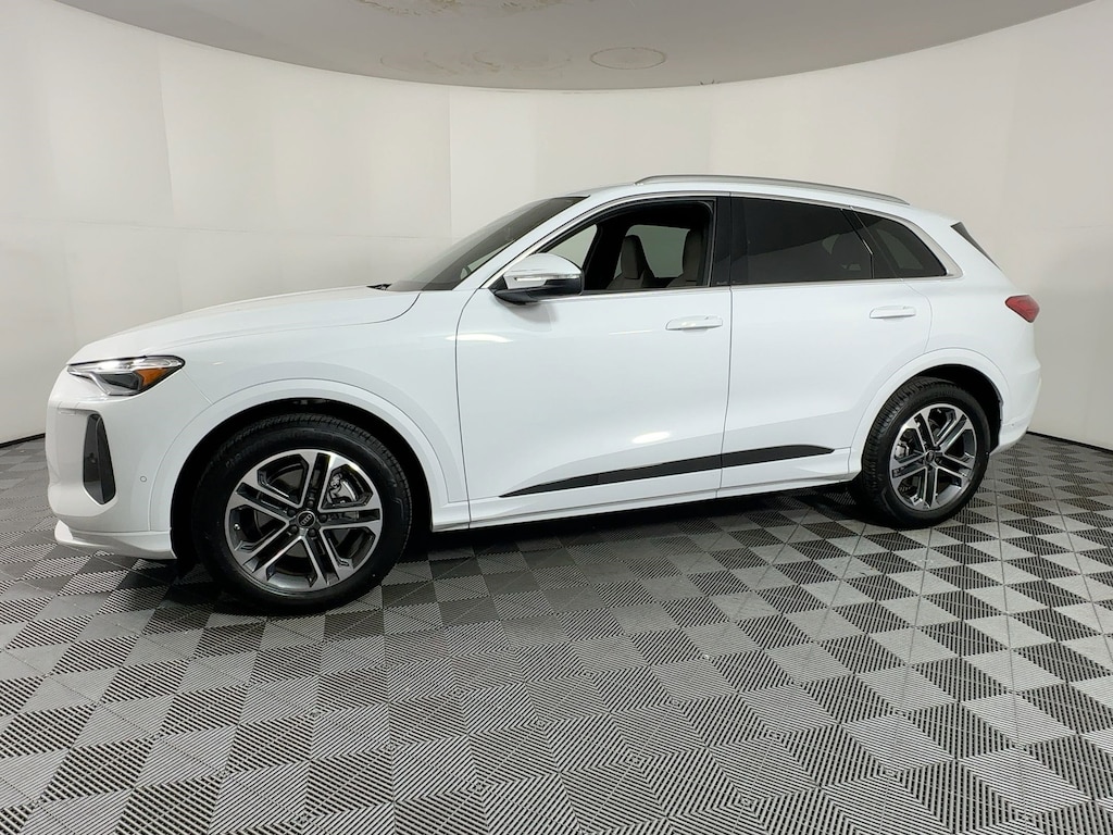 New 2025 Audi Q5 2.0T Prestige SUV