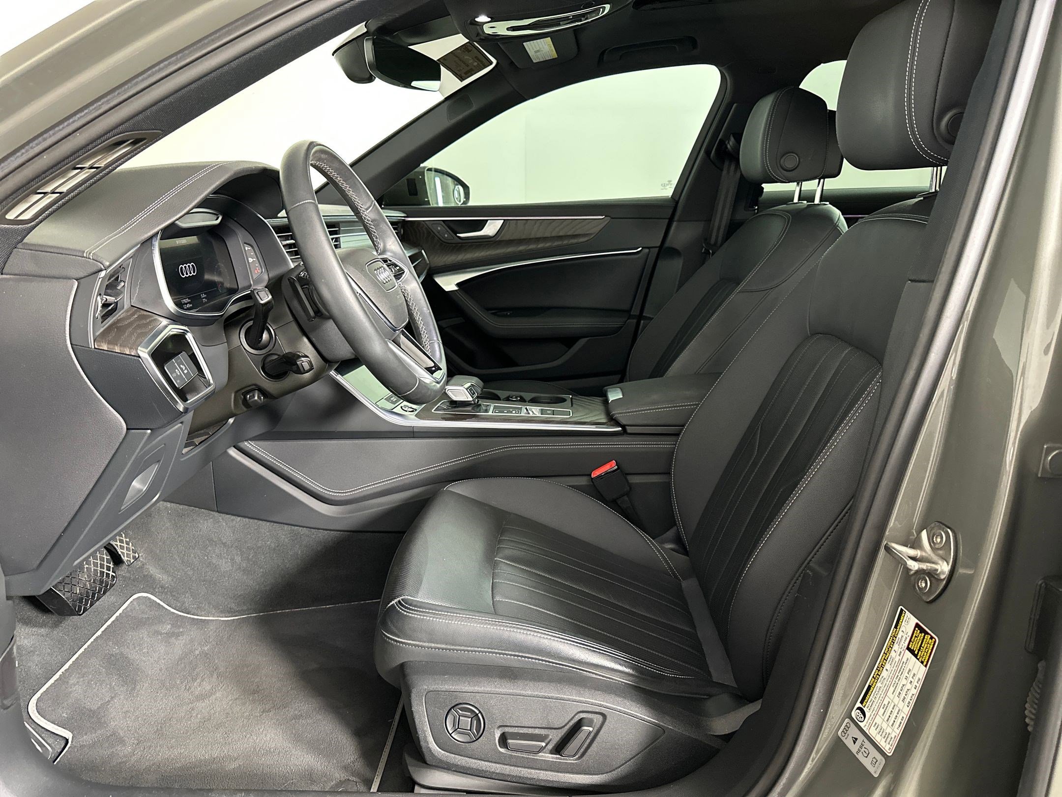 2022 Audi A6 Premium photo 4