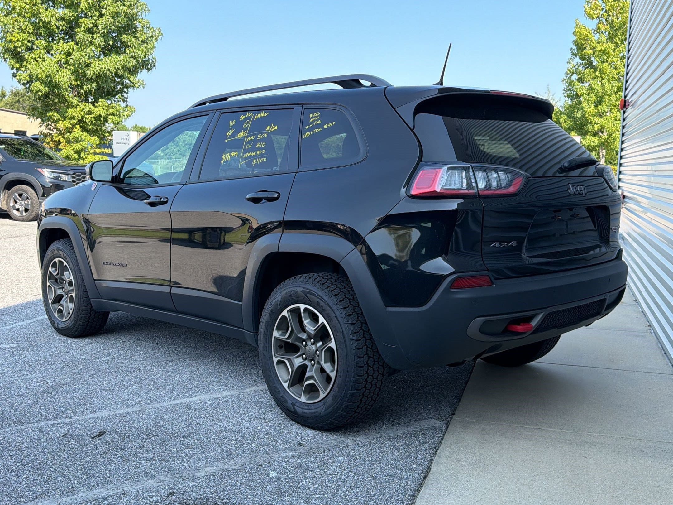 Cherokee Trailhawk SUV