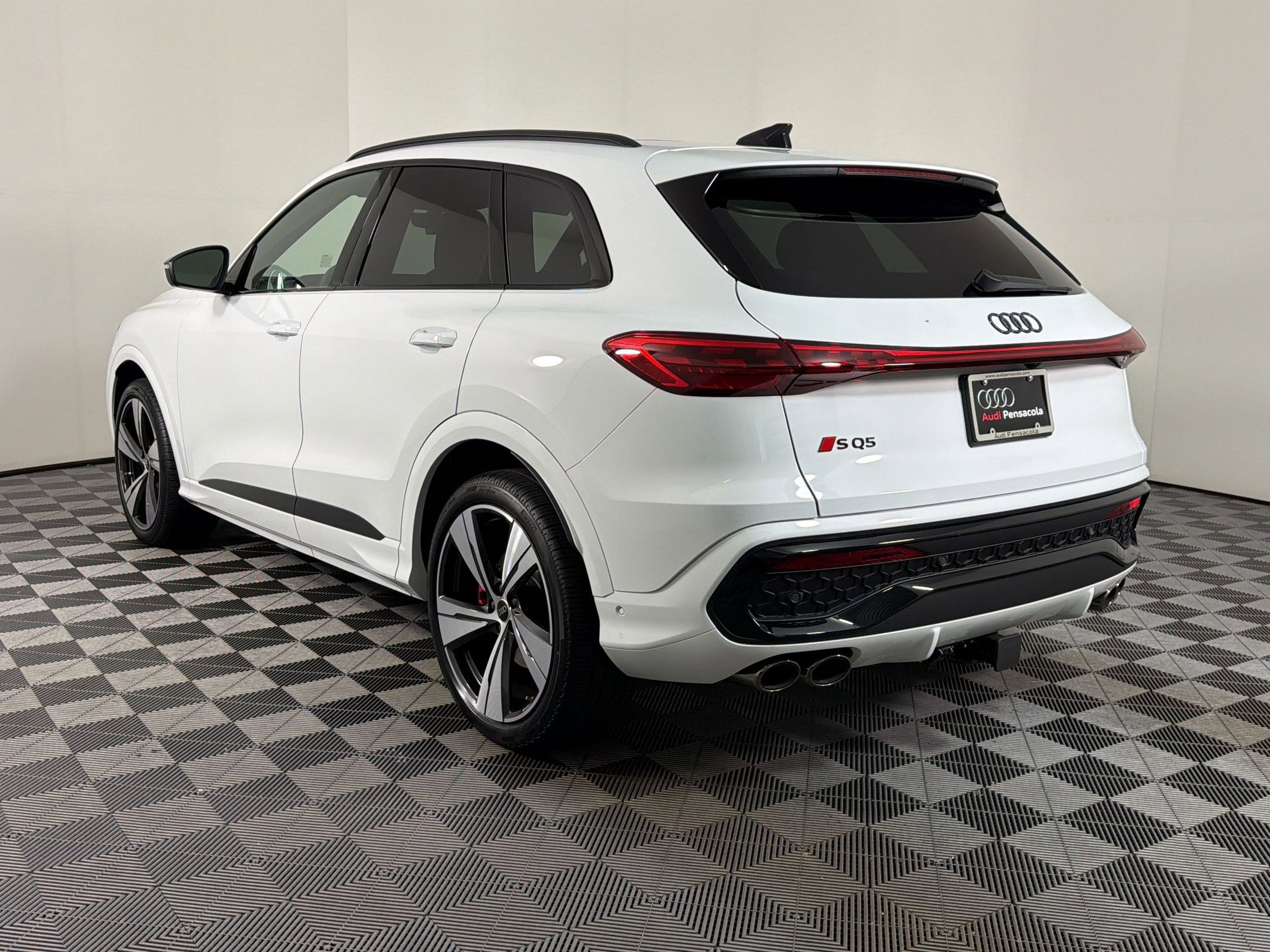 SQ5 Premium Plus SUV