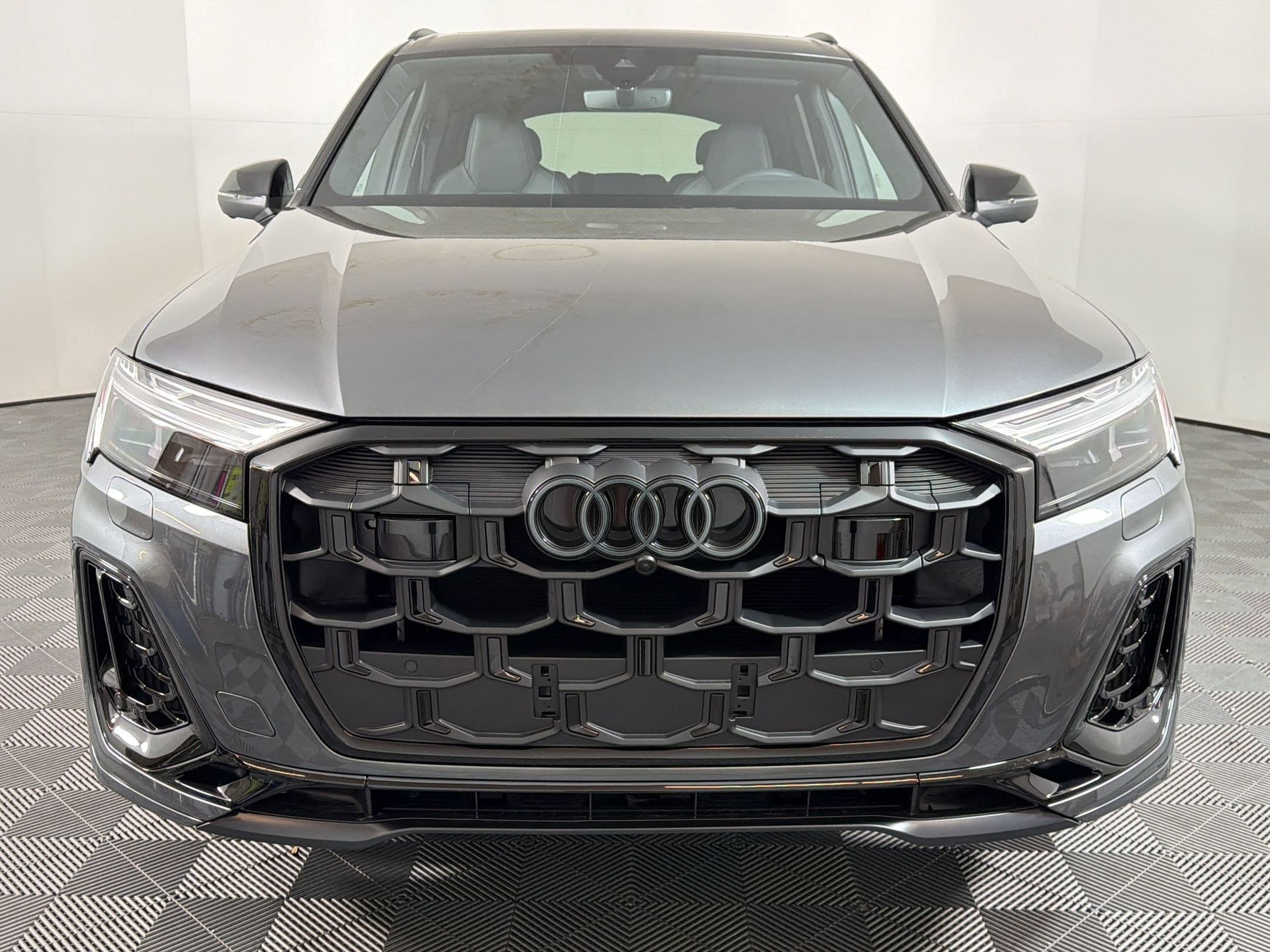 SQ7 Premium Plus SUV
