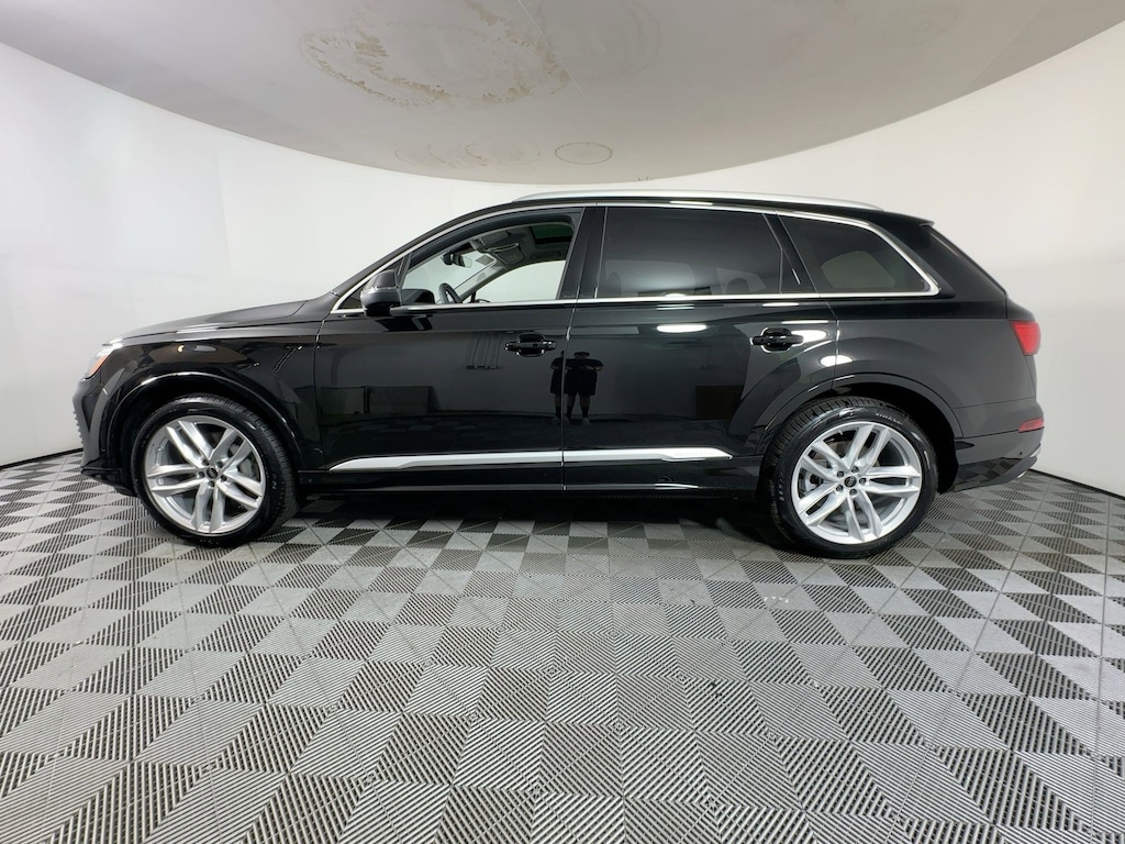 New 2025 Audi Q7 55 Premium Plus SUV