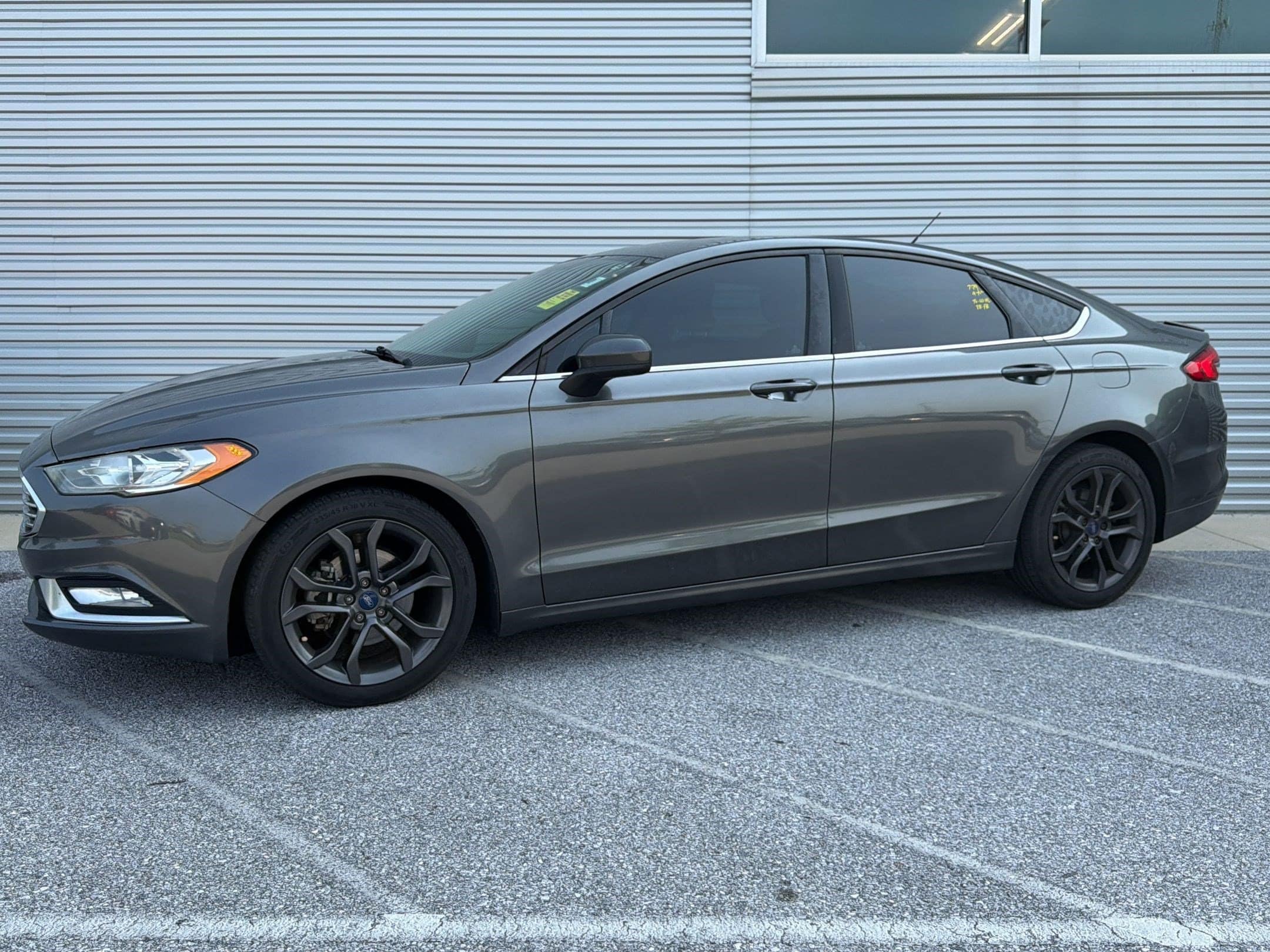 Fusion SE Sedan