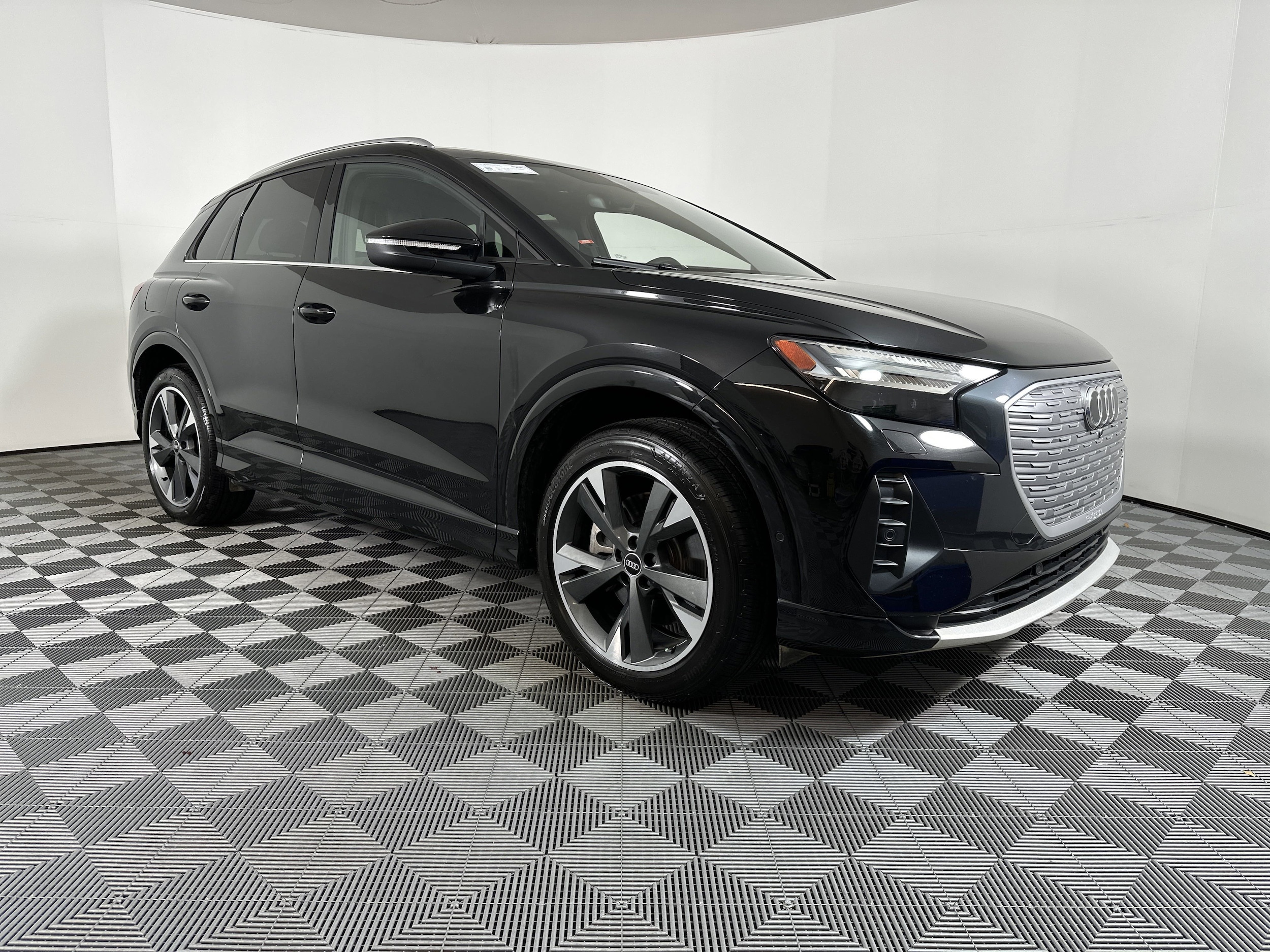 Used 2022 Audi Q4 e-tron Prestige with VIN WA1J2BFZ1NP052570 for sale in Pensacola, FL
