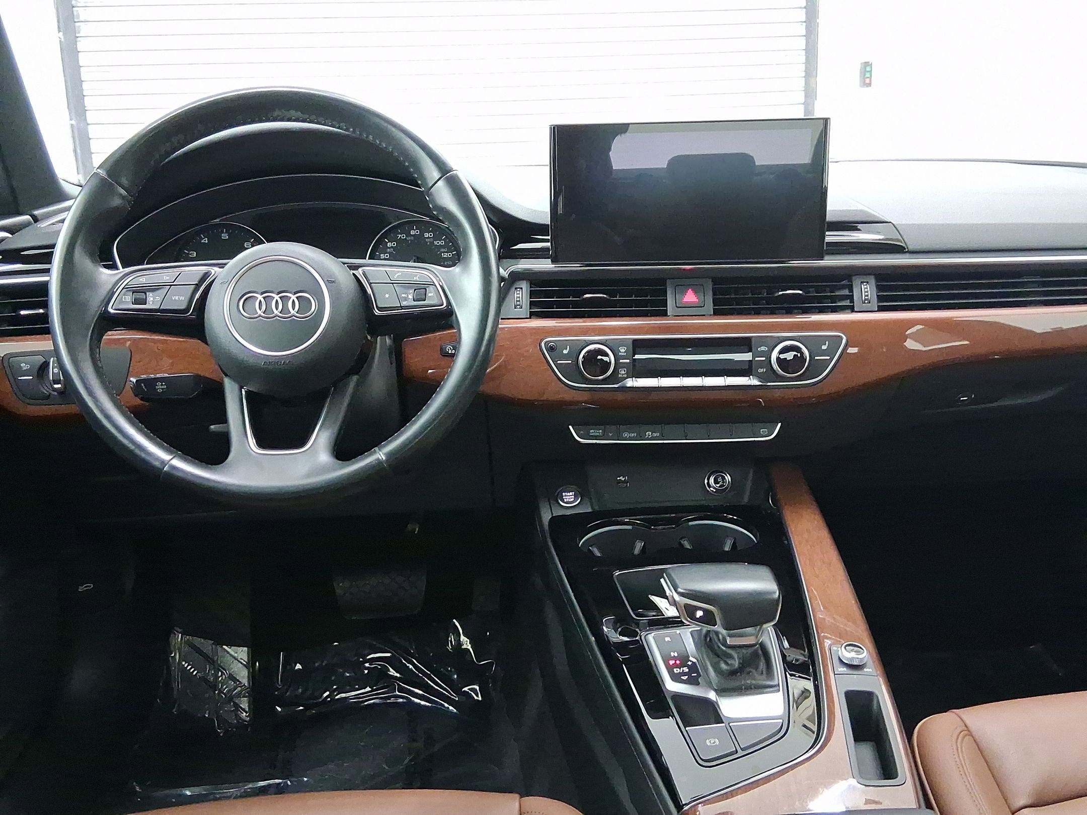 2020 Audi A4 40 Premium photo 4