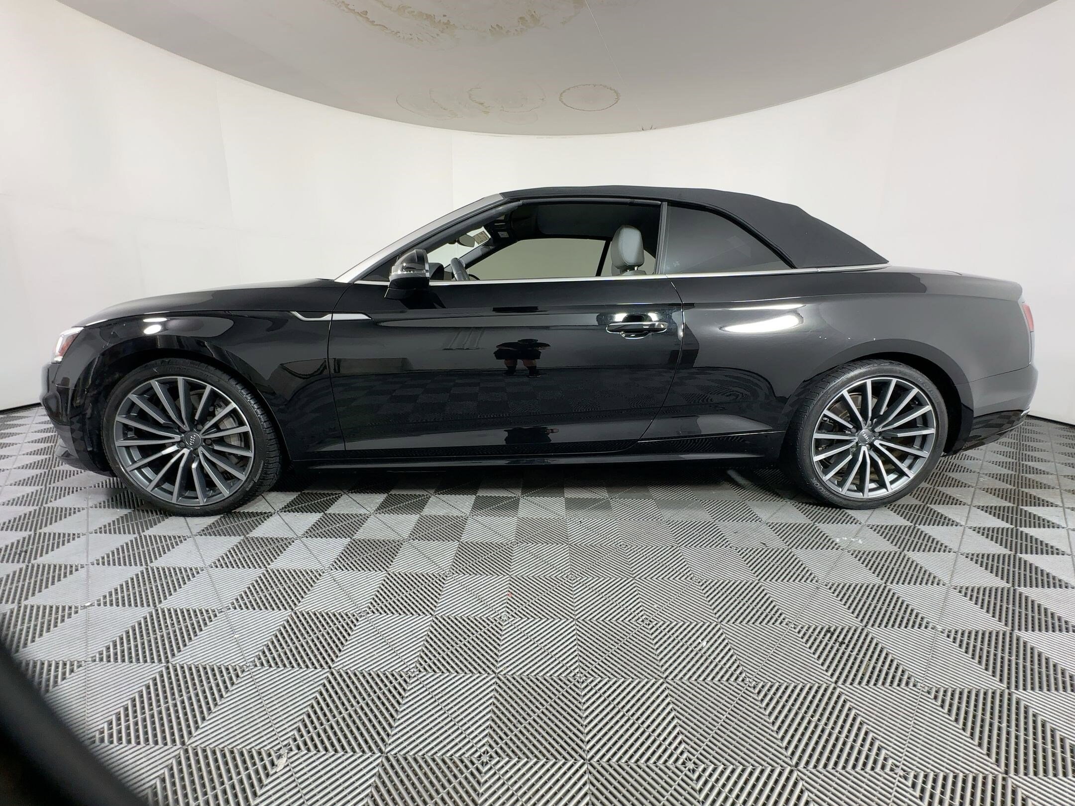 2019 Audi A5 2.0T Premium Plus Cabriolet photo 2