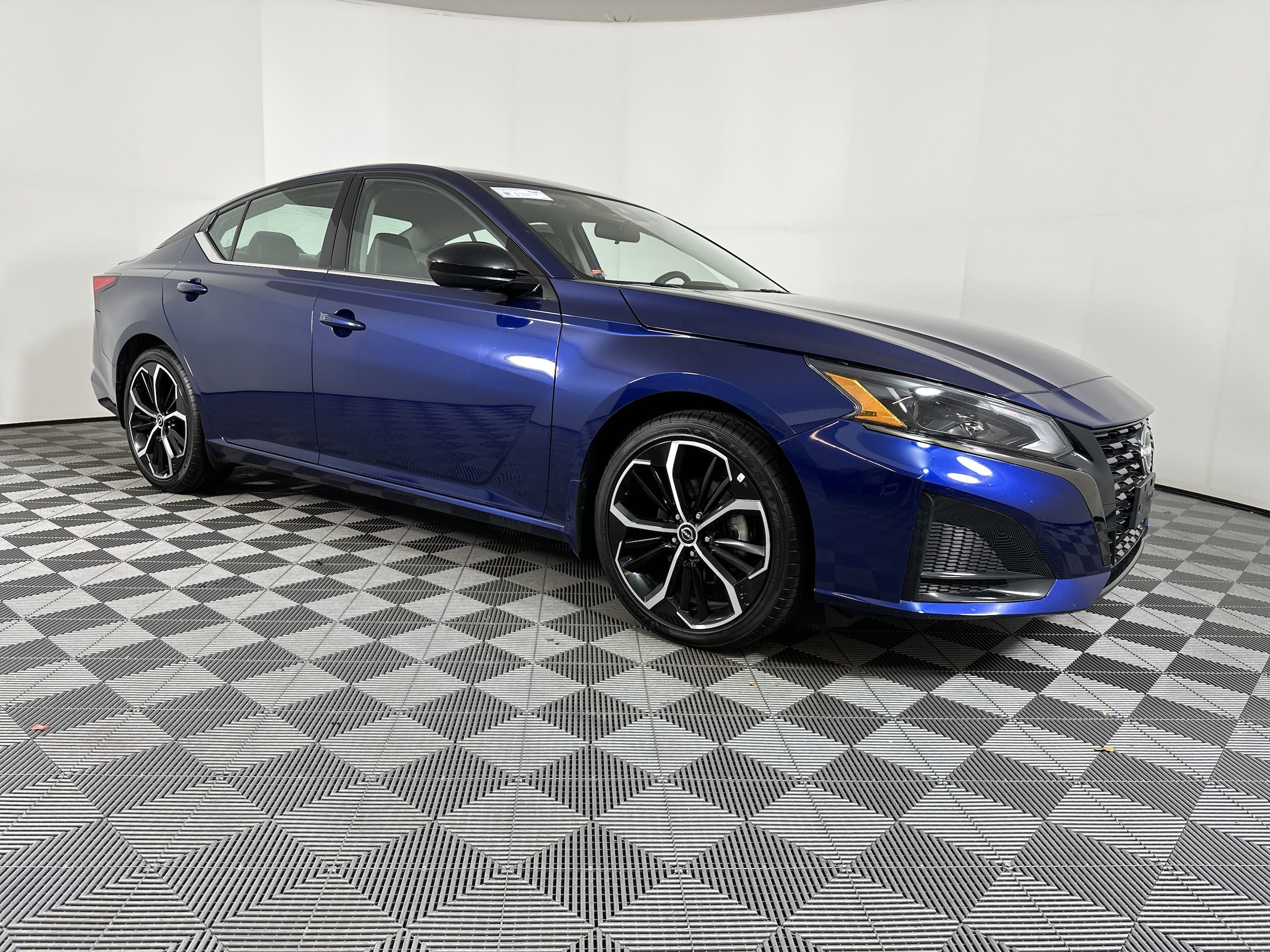 Used 2023 Nissan Altima SR with VIN 1N4BL4CV9PN312030 for sale in Pensacola, FL