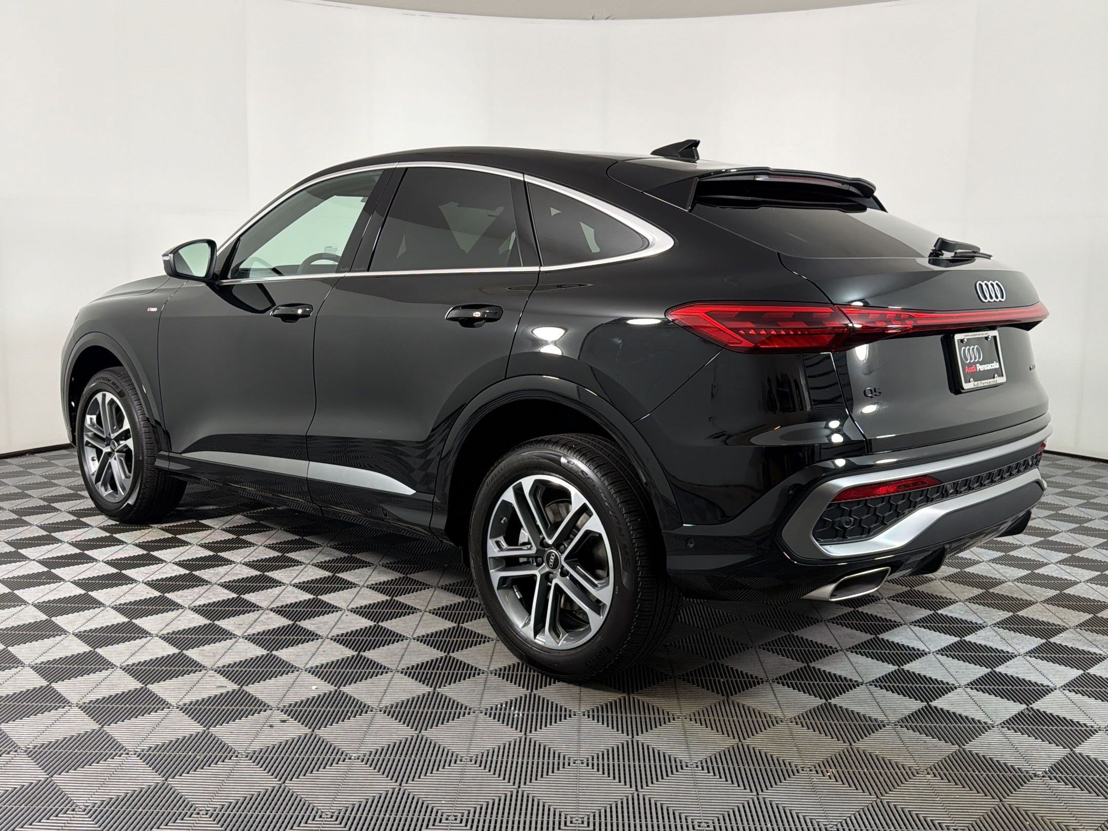 Q5 Sportback Premium Plus SUV