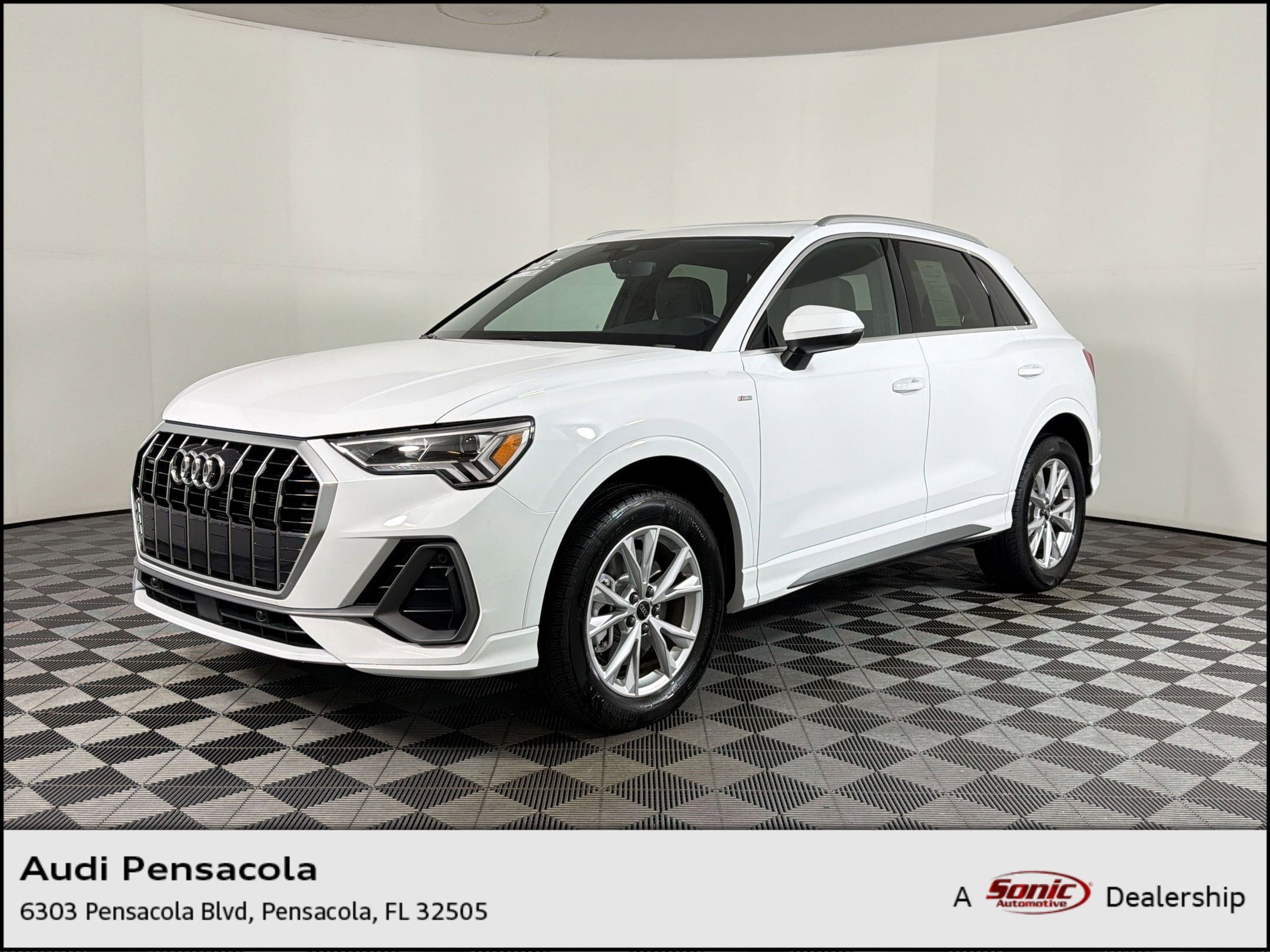 2025 Audi Q3 45 TFSI S Line Premium quattro's photo