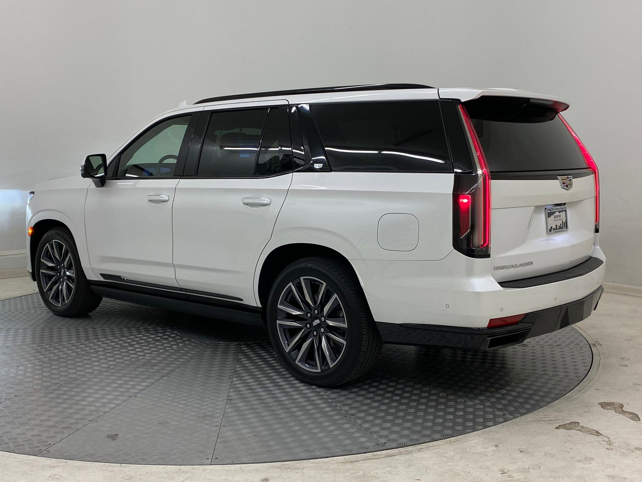 2023 Cadillac Escalade Sport Platinum photo 3