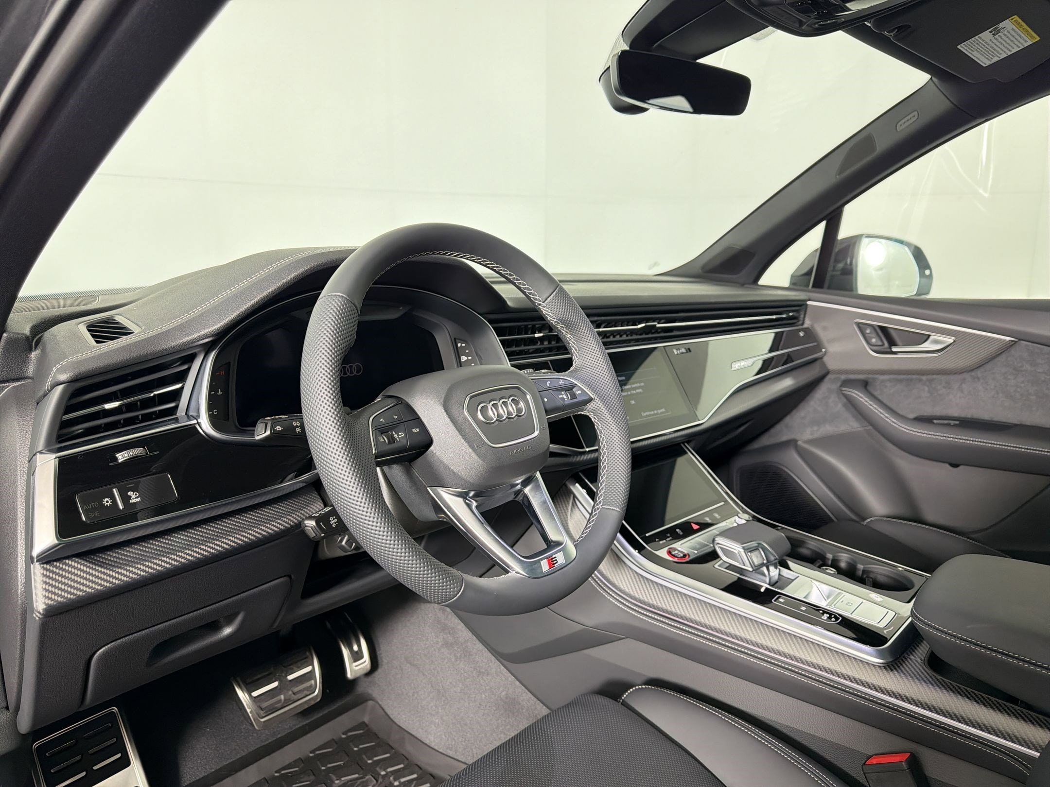 SQ7 Premium Plus SUV