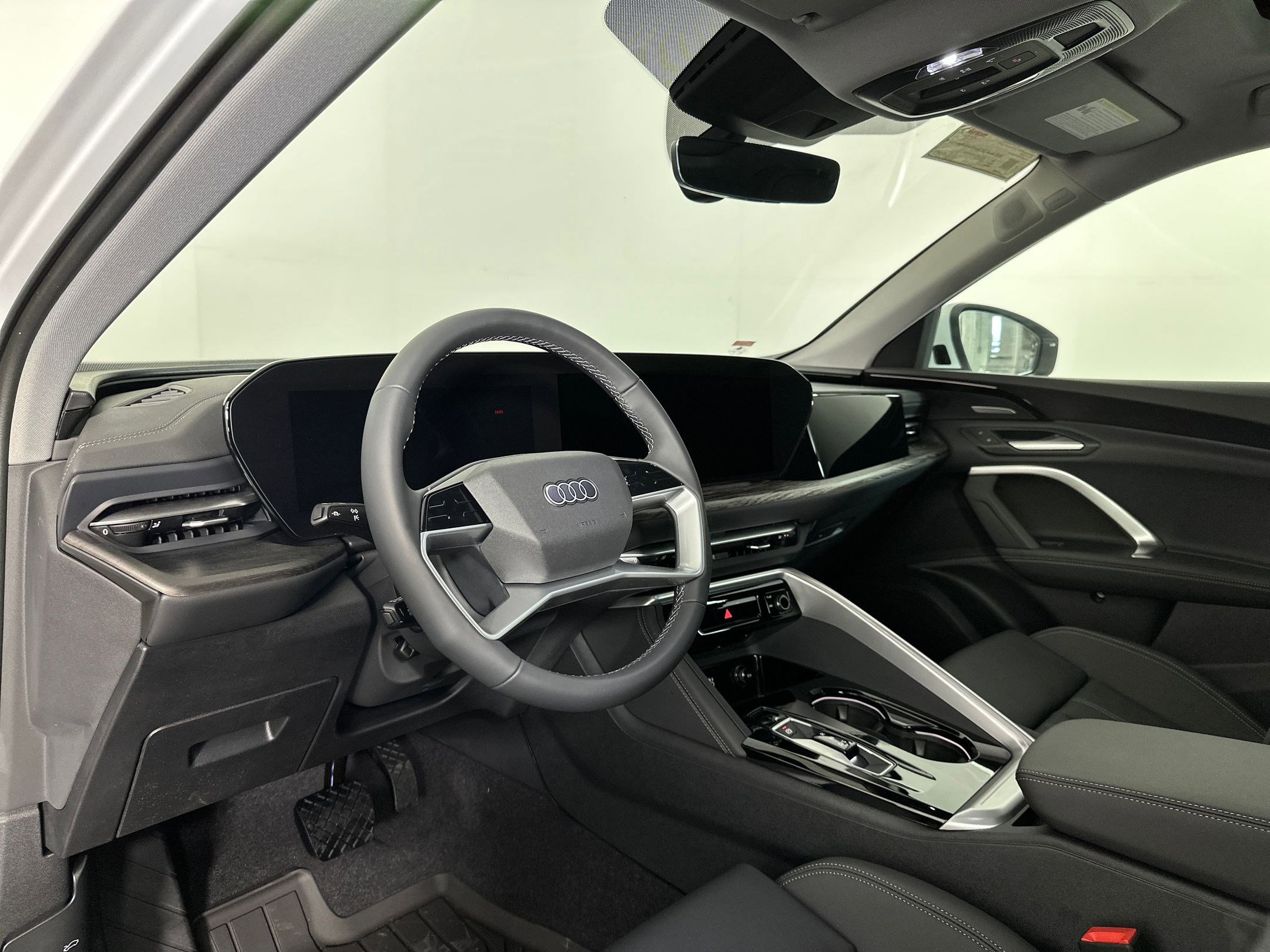 2025 Audi Q5 Sportback 2.0T Premium Plus photo 3