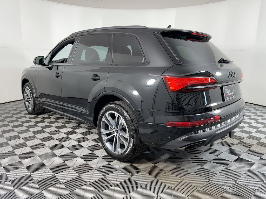 New 2026 Audi Q7 45 Premium SUV