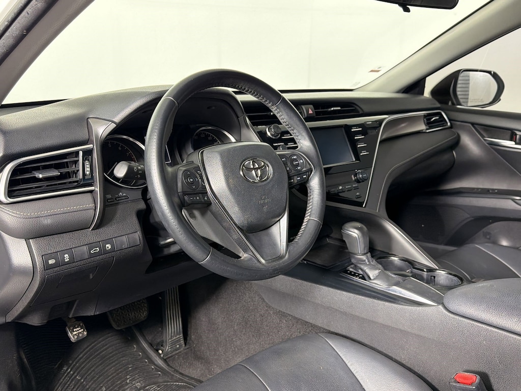 Used 2018 Toyota Camry SE Sedan