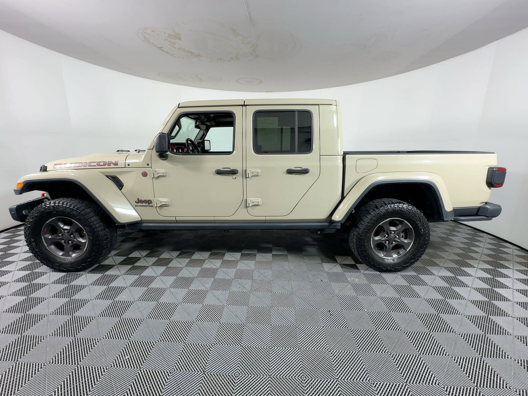 2020 Jeep Gladiator Rubicon photo 2