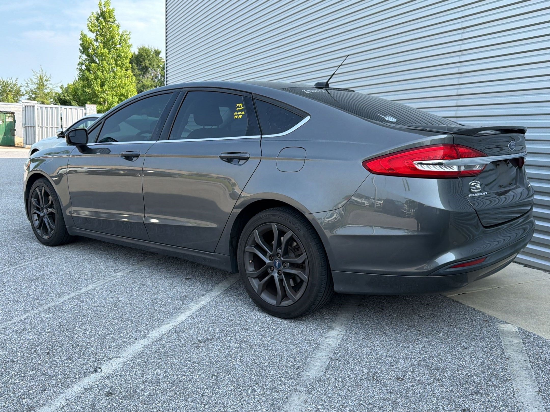 Fusion SE Sedan