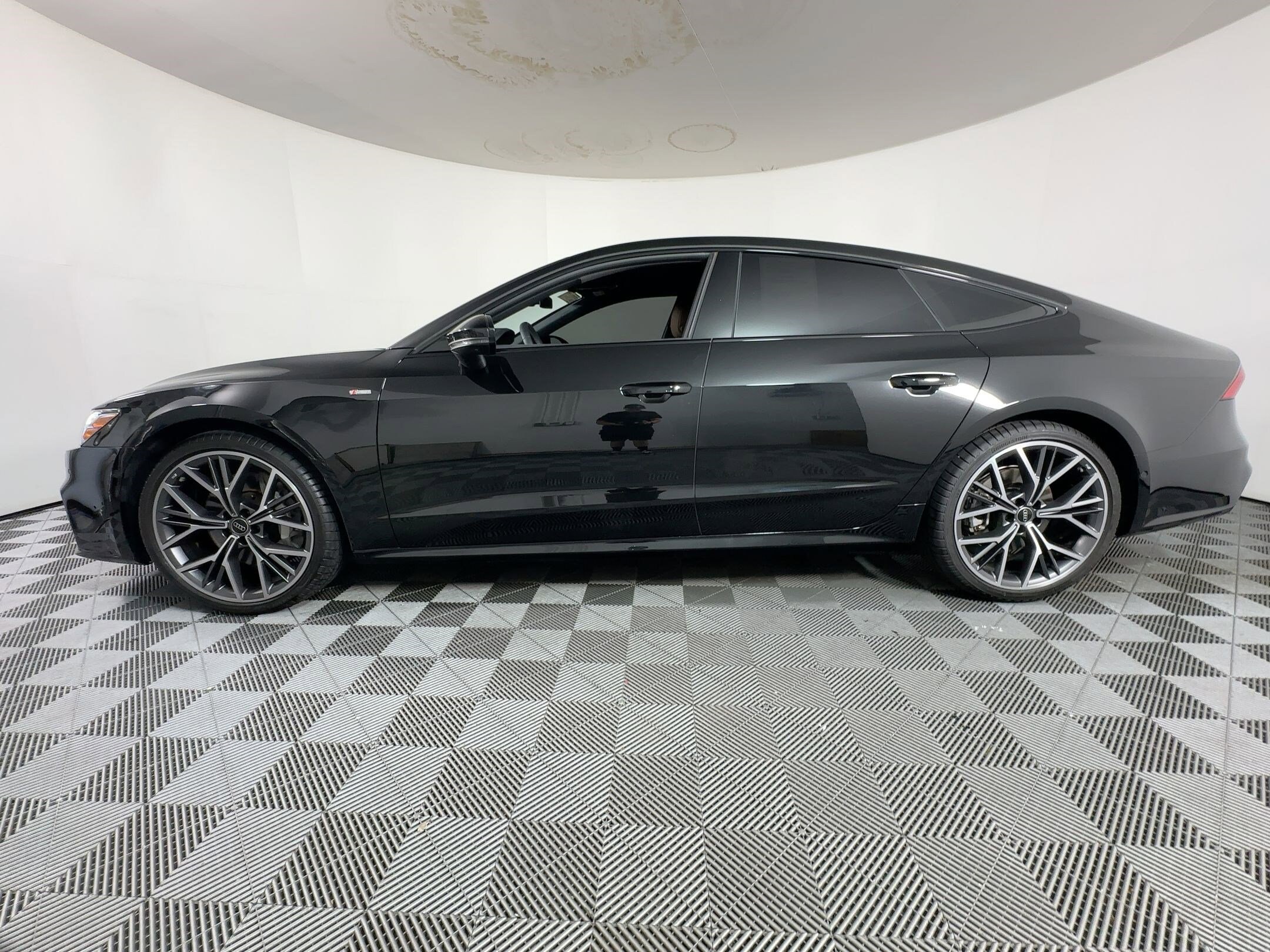 2024 Audi A7 55 Premium photo 2