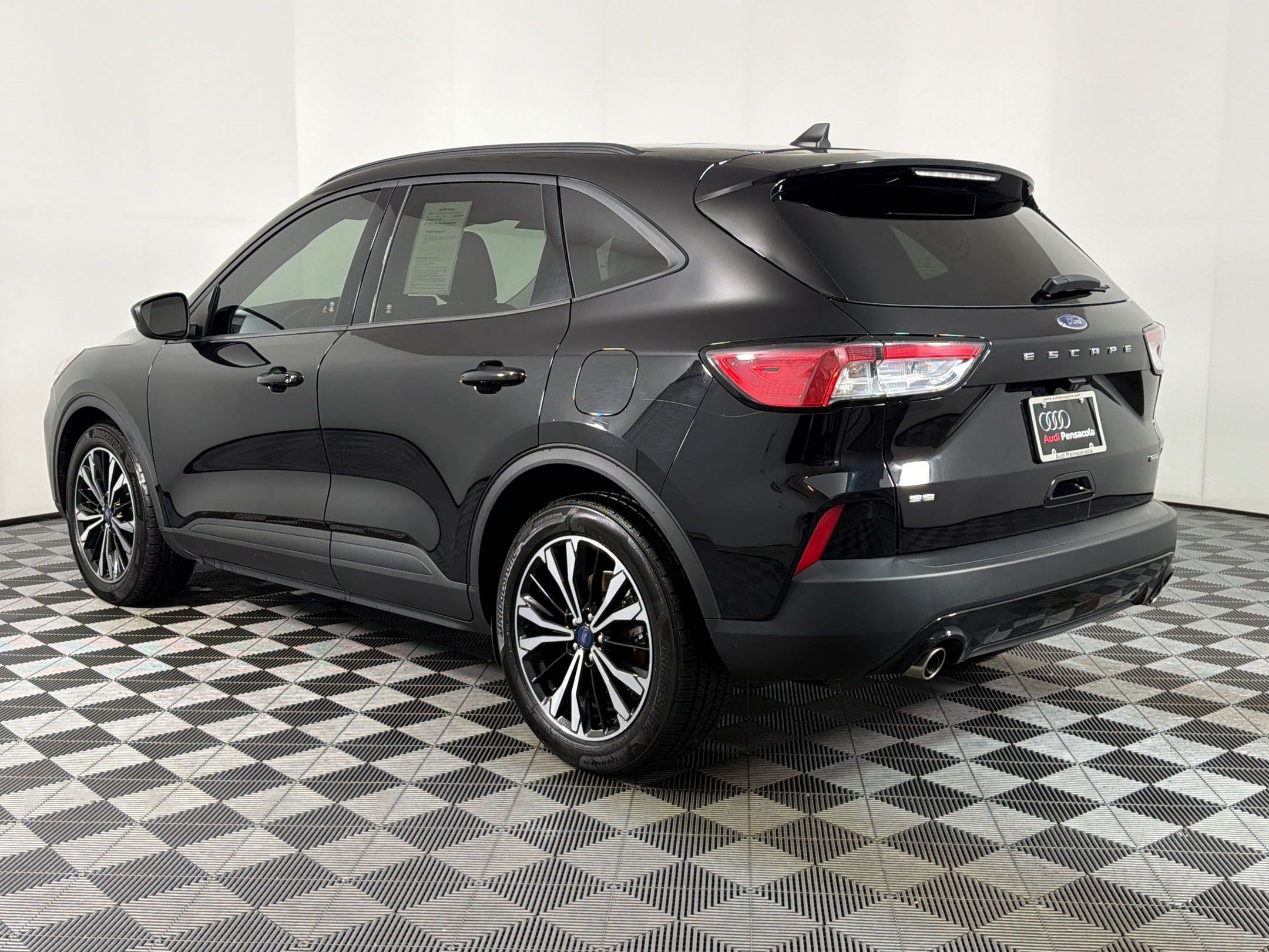 Escape SE Hybrid SUV