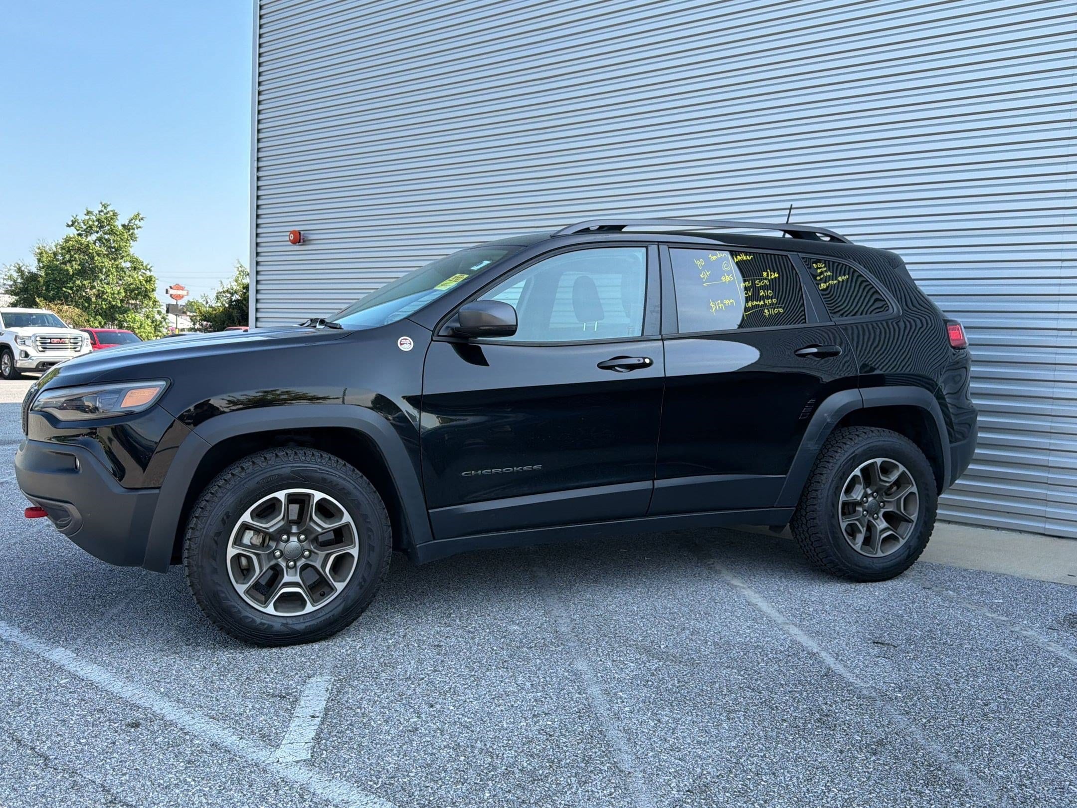 Cherokee Trailhawk SUV