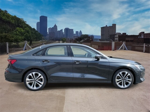 2025 Audi A3 Premium Plus 40 TFSI Quattro photo 2