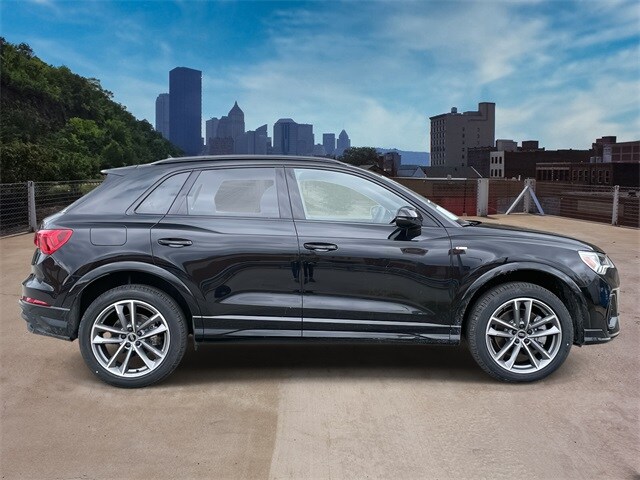 2025 Audi Q3 Premium S line 45 TFSI photo 2