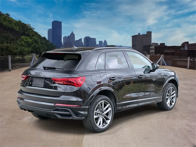 2025 Audi Q3 Premium S line 45 TFSI photo 3