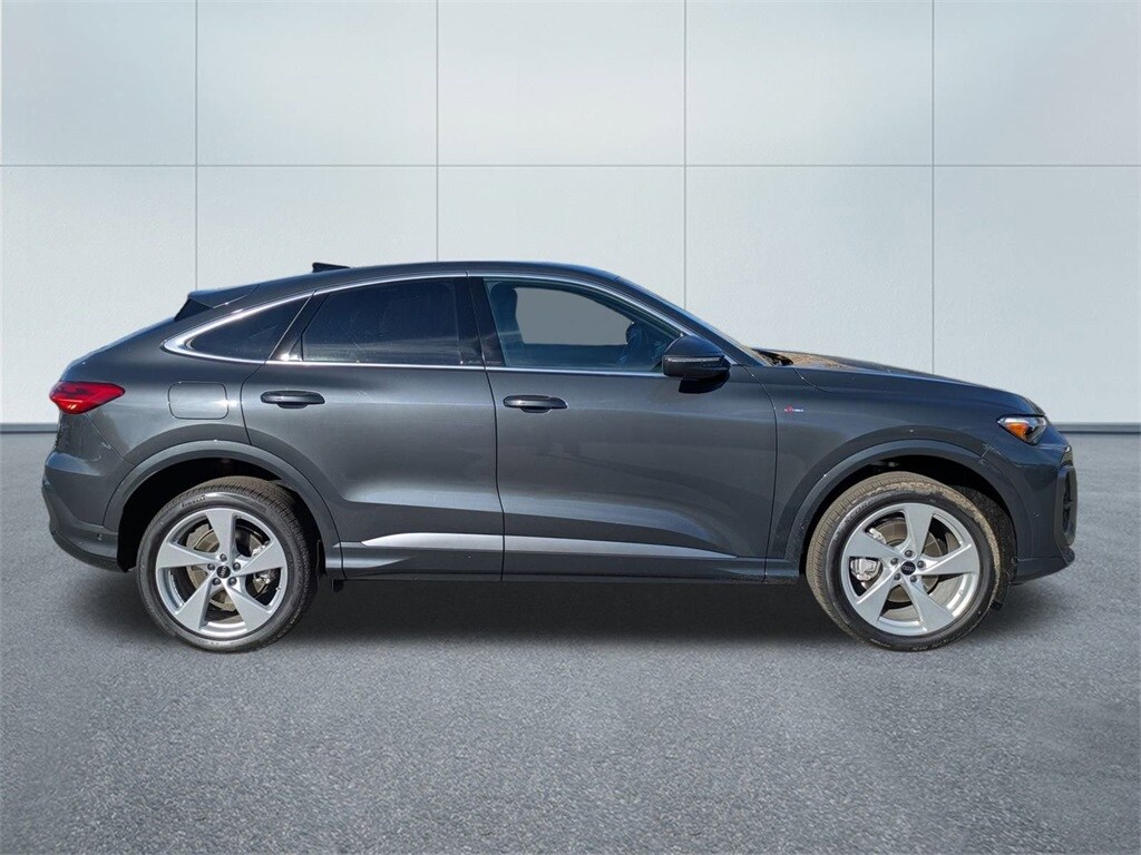 2025 Audi Q5 2.0T Premium Plus photo 2