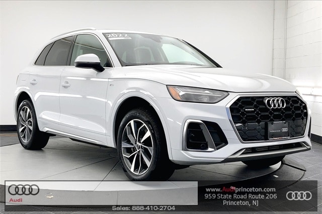 2022 Audi Q5 Premium's photo