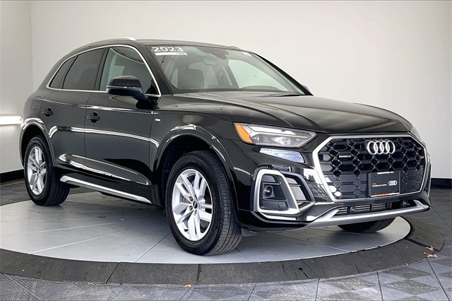 2023 Audi Q5 Premium's photo