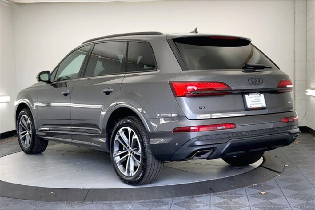 New 2026 Audi Q7 Premium SUV