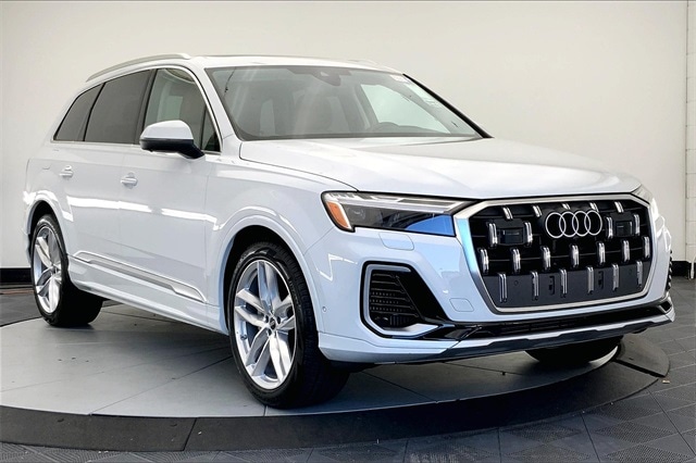 2025 Audi Q7 Premium Plus's photo