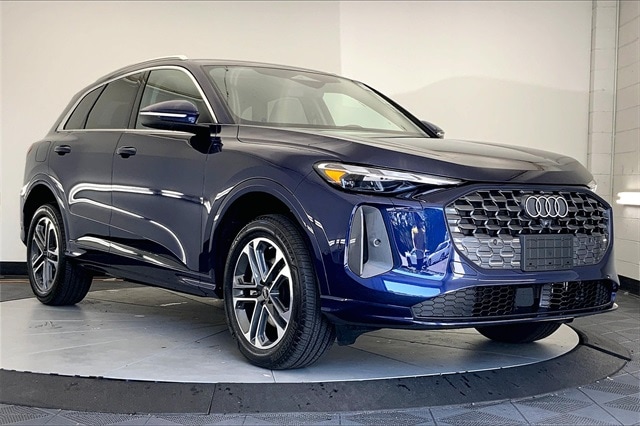 2025 Audi New Q5 Premium's photo