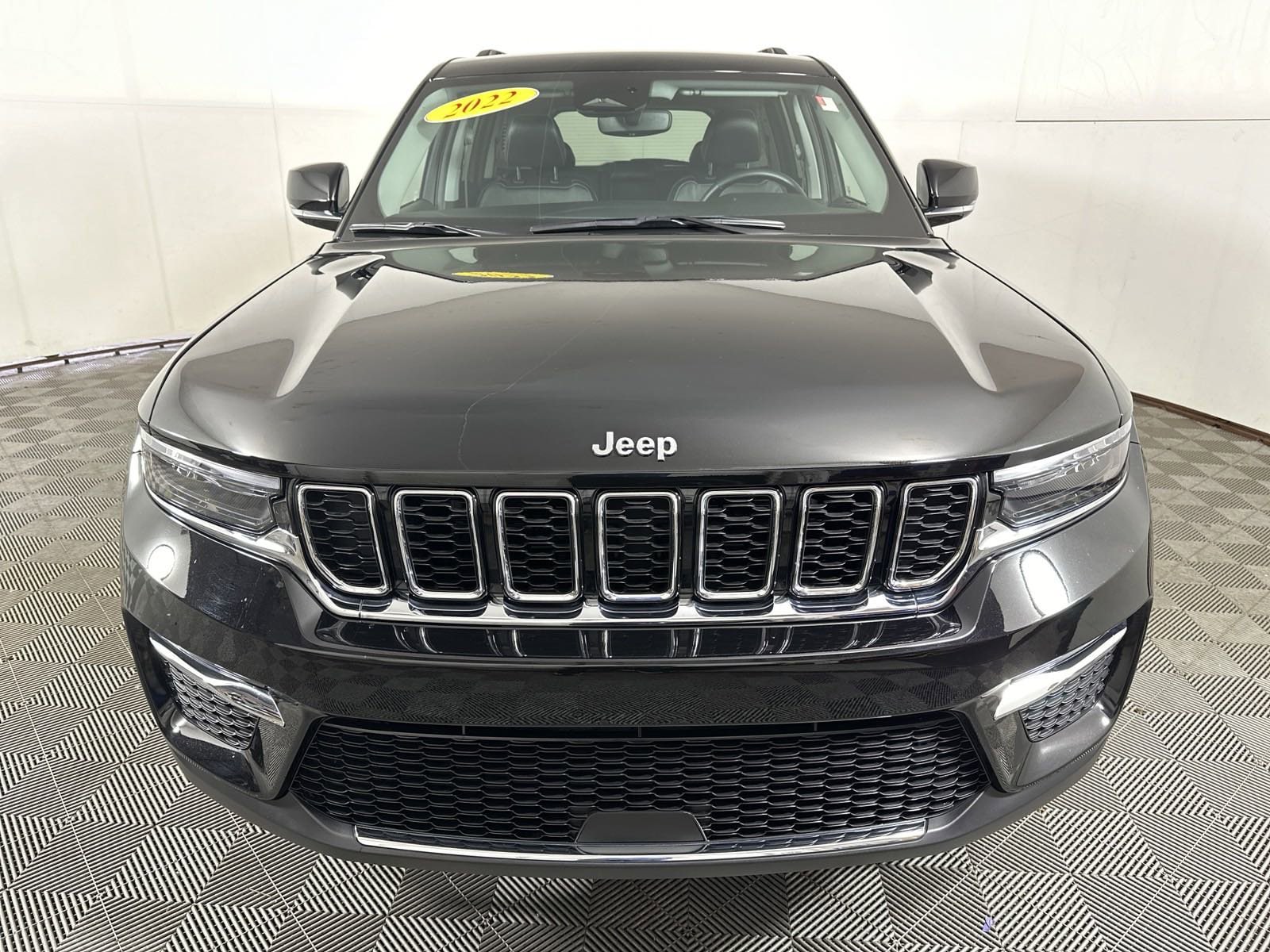 Used 2022 Jeep Grand Cherokee Limited with VIN 1C4RJHBG0N8610020 for sale in Davenport, IA