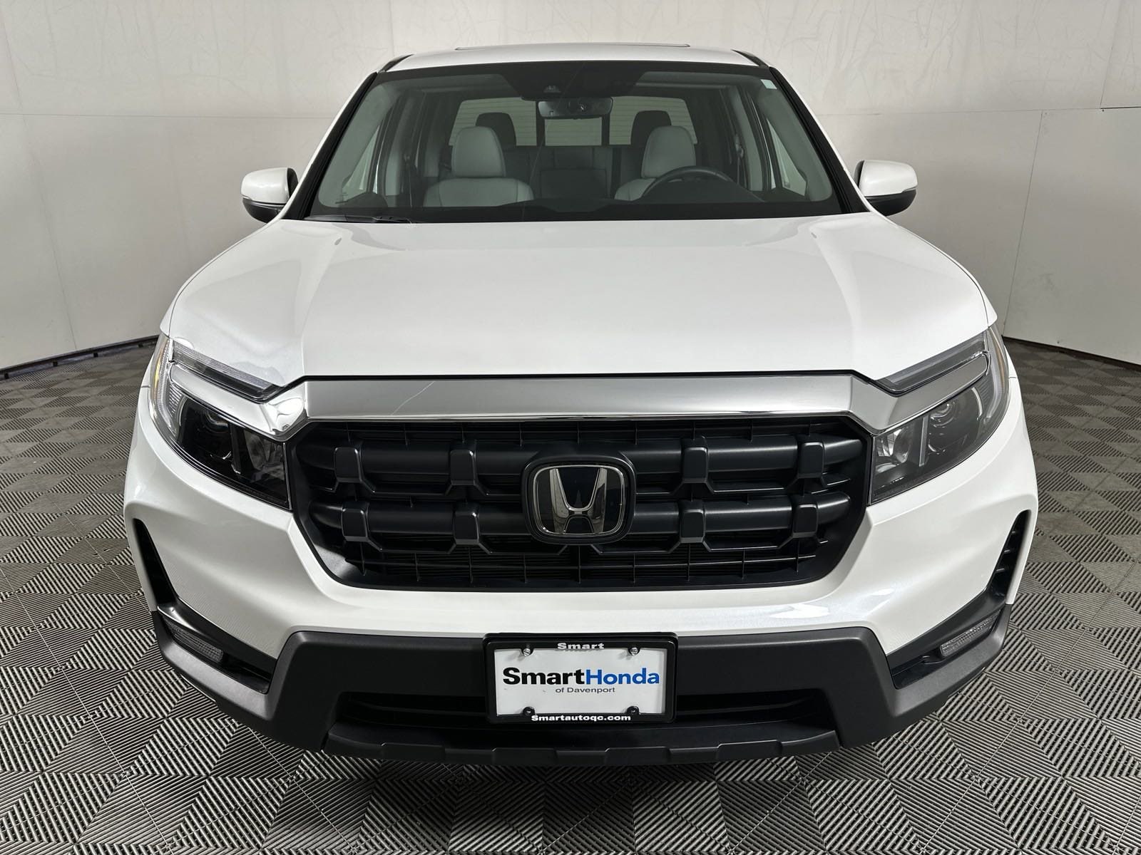 Used 2024 Honda Ridgeline RTL with VIN 5FPYK3F55RB001295 for sale in Davenport, IA