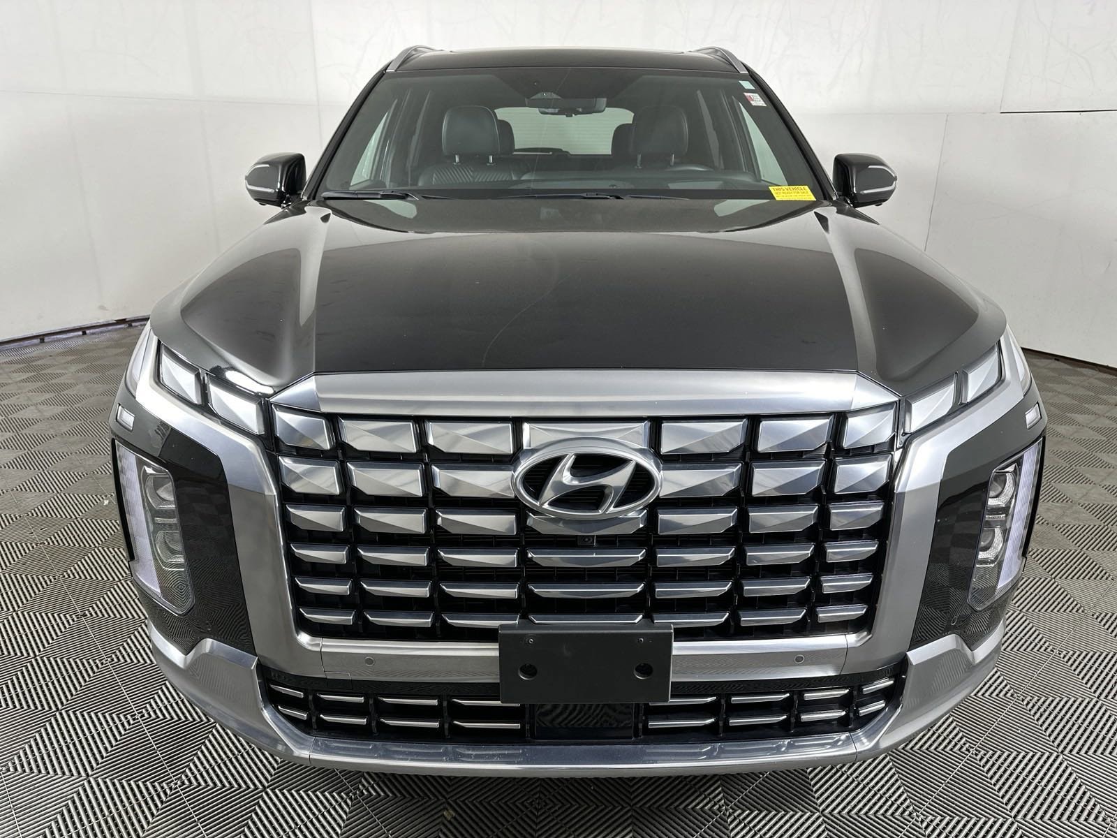 Used 2023 Hyundai Palisade Calligraphy with VIN KM8R7DGEXPU495737 for sale in Davenport, IA