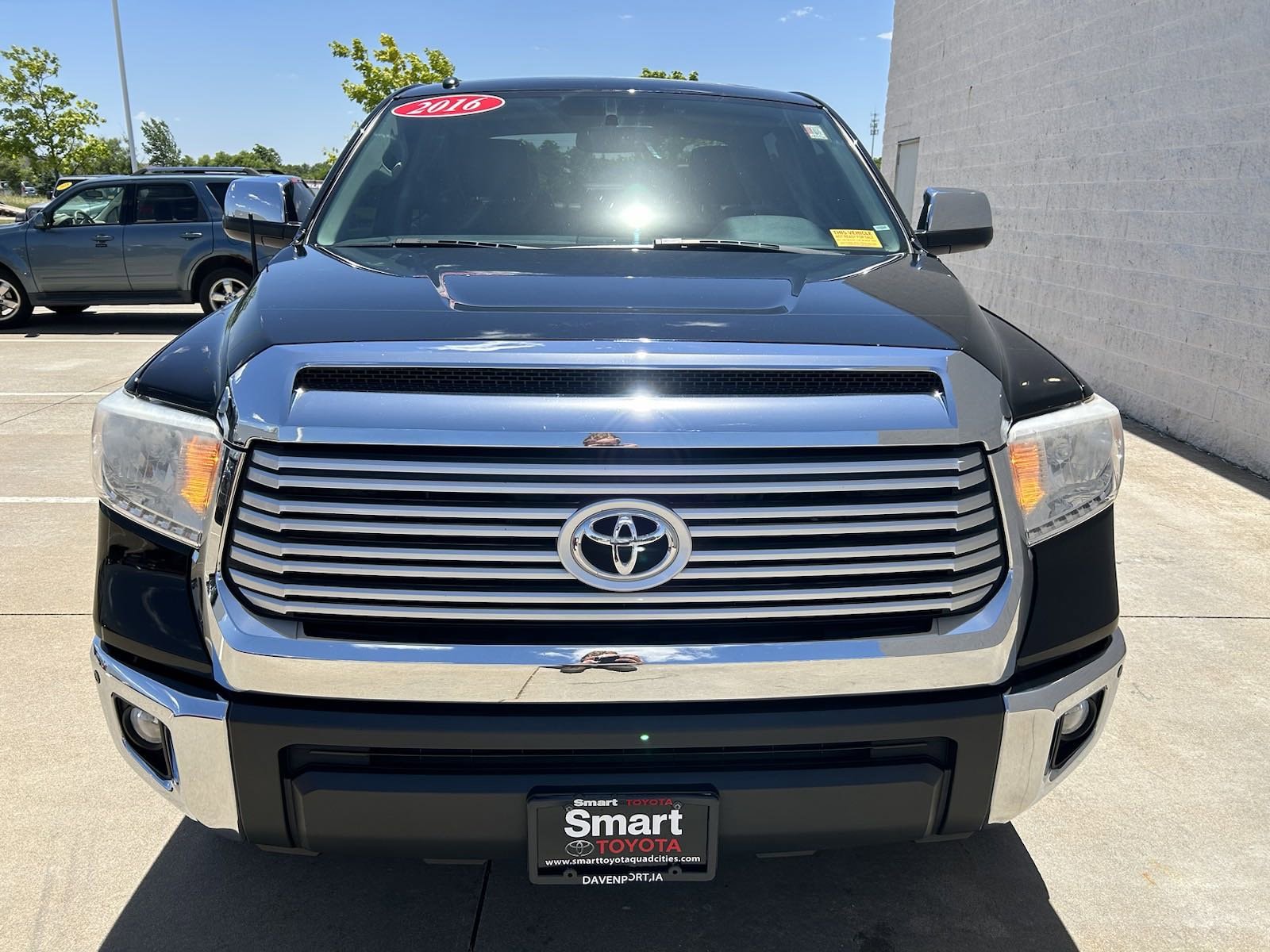 Used 2016 Toyota Tundra Limited with VIN 5TFHW5F14GX515499 for sale in Davenport, IA