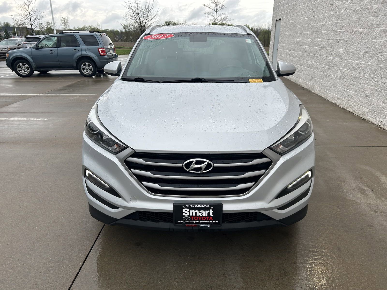 Used 2017 Hyundai Tucson SE with VIN KM8J33A44HU359690 for sale in Davenport, IA