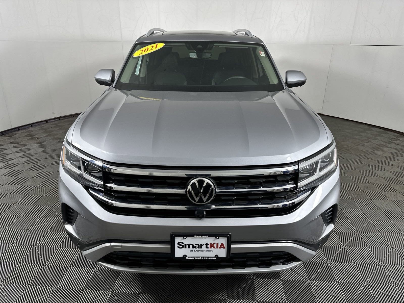 Used 2021 Volkswagen Atlas SEL Premium with VIN 1V2TR2CA5MC537646 for sale in Davenport, IA