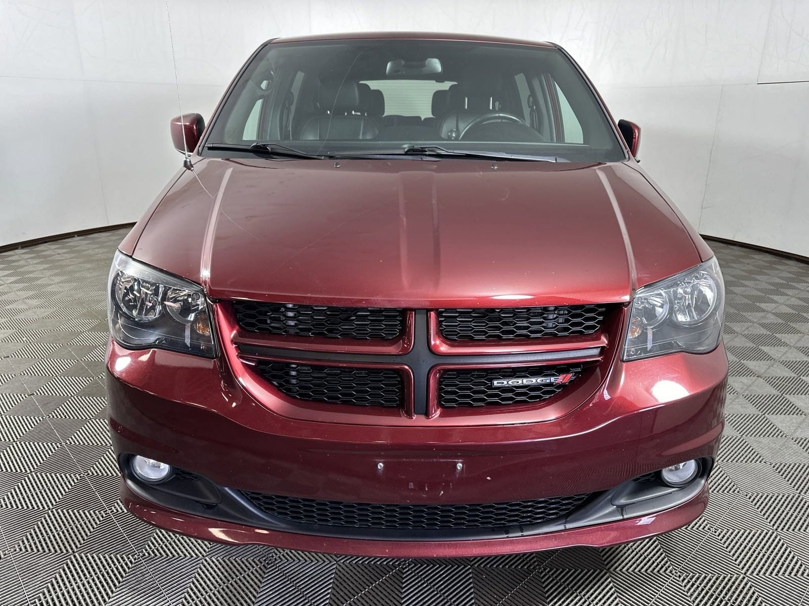 Used 2019 Dodge Grand Caravan GT with VIN 2C4RDGEG2KR688540 for sale in Davenport, IA