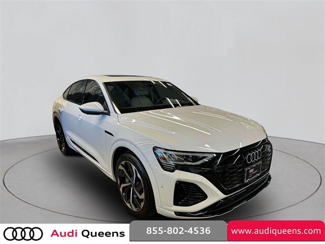 2024 Audi Q8 E-tron Prestige photo 3