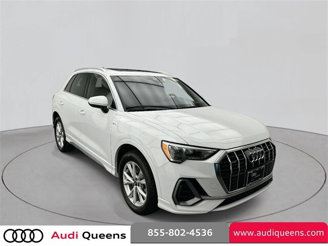 2021 Audi Q3 S line Premium photo 3