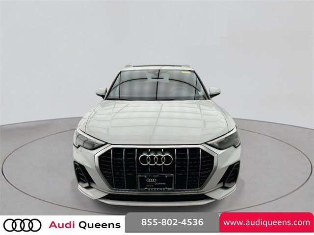 2021 Audi Q3 S line Premium photo 2