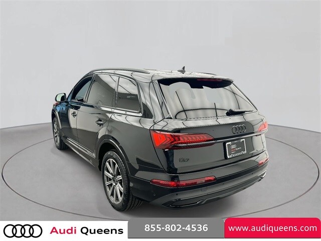 2022 Audi Q7 45 Premium Plus photo 4