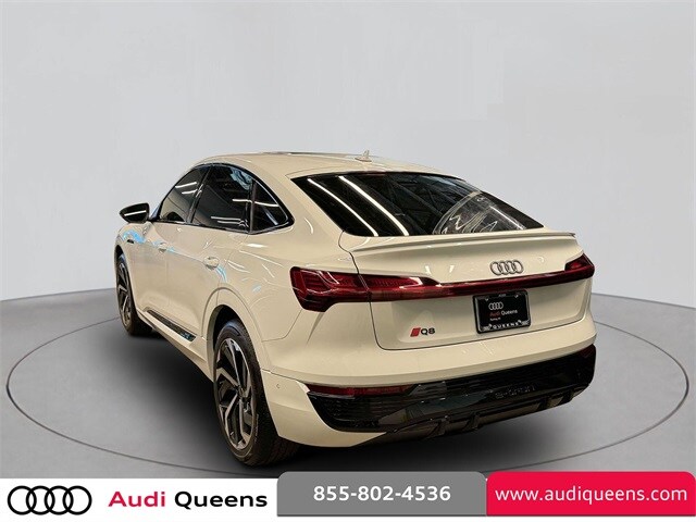 2024 Audi Q8 E-tron Prestige photo 4