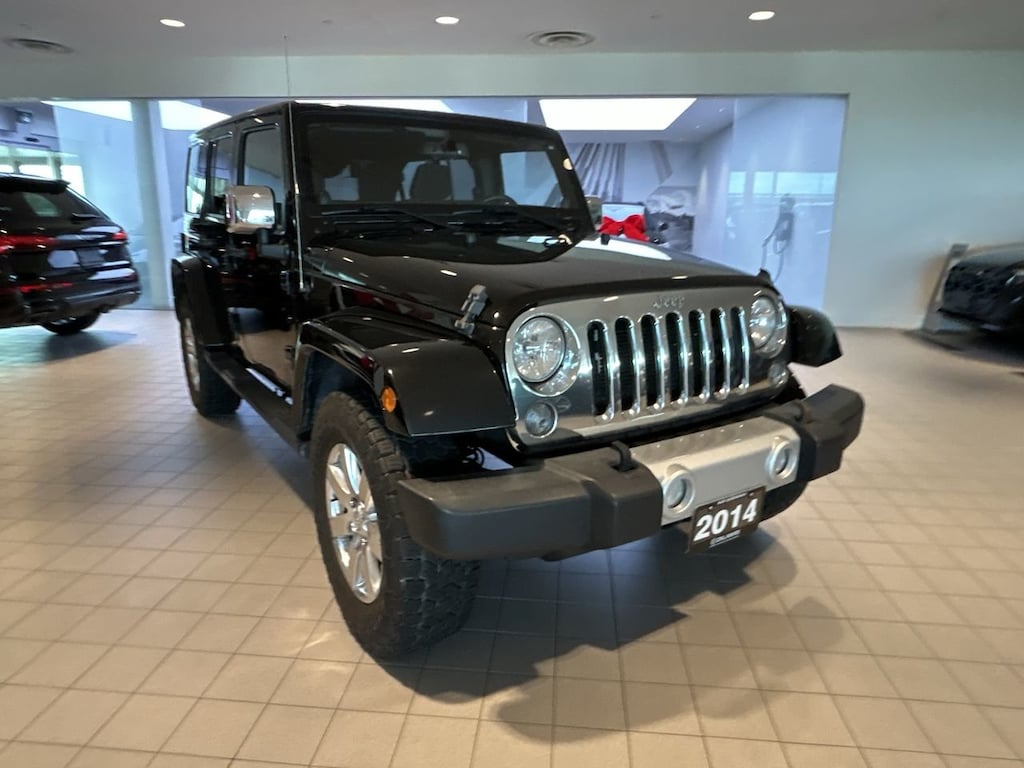 Used 2014 Jeep  Unlimited Sahara |AS IS | Bluetooth | / SUV