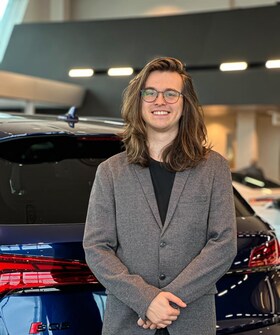 Staff member Adam Dutkiewicz from 11b8baf099e6